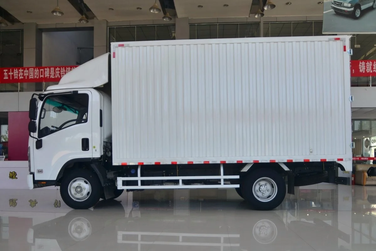 2023 Isuzu KV100 New Turbo Diesel Van RWD Manual Gearbox Euro VI Emission Standard Fabric Seats 4.17 Meters