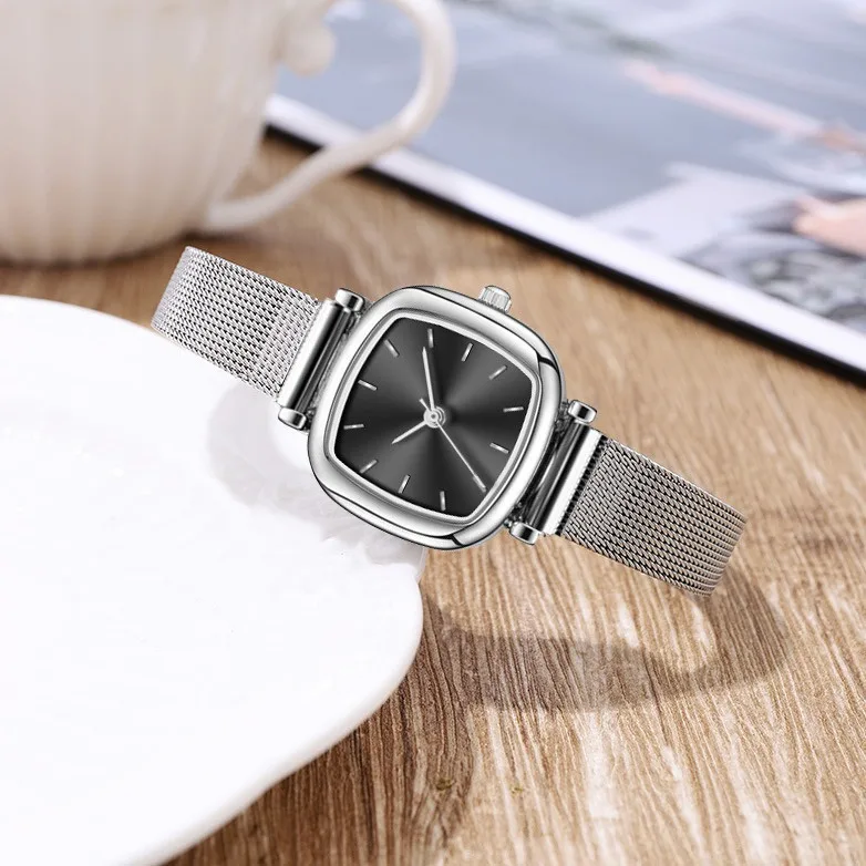 New Style Simple Design Gradient Color Quartz Watch Women Fashion Square Wrist Watch Wholesale