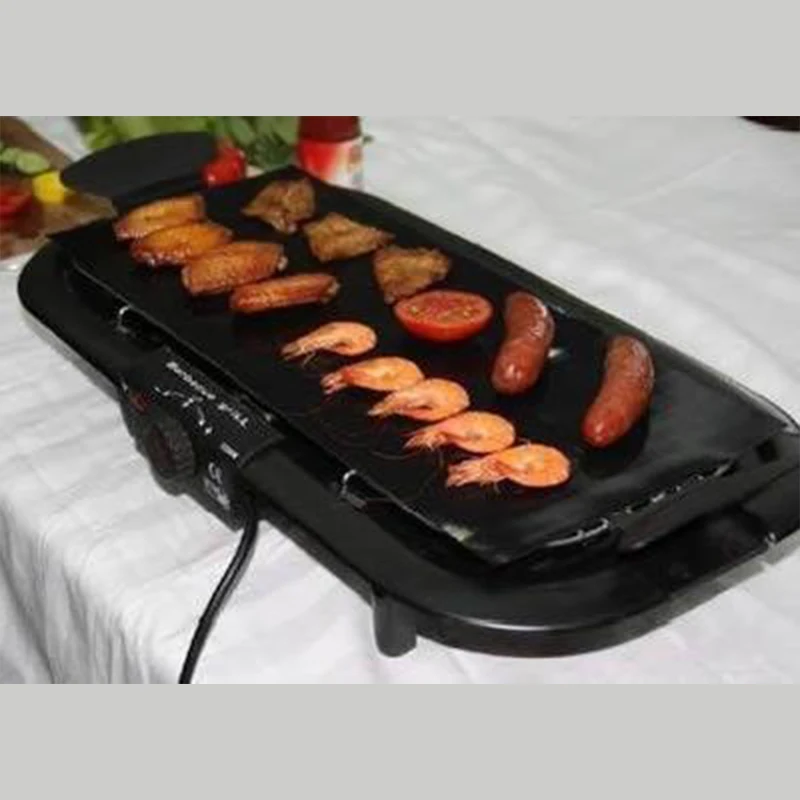 Wholesale Heavy Duty Reusable Easy-Clean Non Stick Eco Friendly Grilling Mate PTFE Grill Mat For Patio