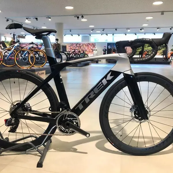 NEW SALES TREKs MADONE SLR 9 ROAD BIKE