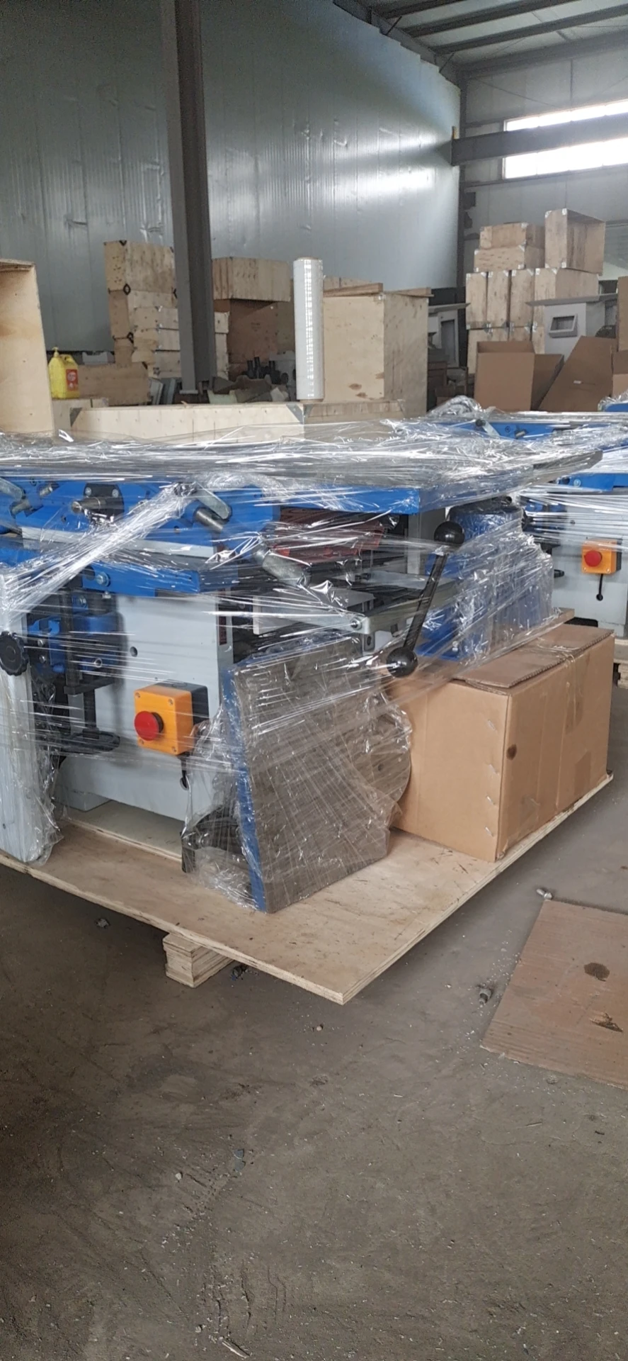 Туфли с новейшим дизайном высокой мощности, с высокой пропускной способностью деревообрабатывающий комбинированный настольный станок с множественные функции раскроечный станок