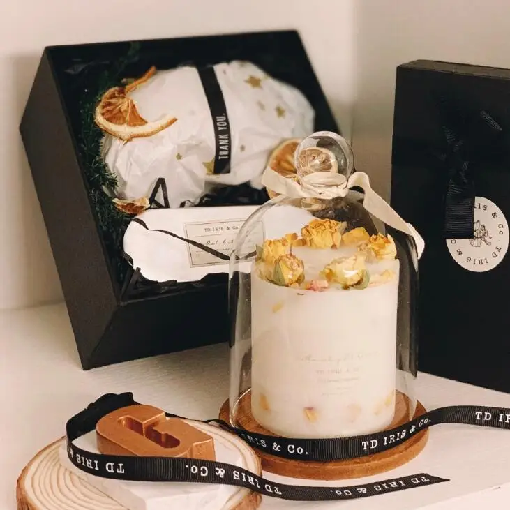 Органические экологически чистые ароматизированные свечи сои ручной работы на День святого Валентина с сушеными цветами