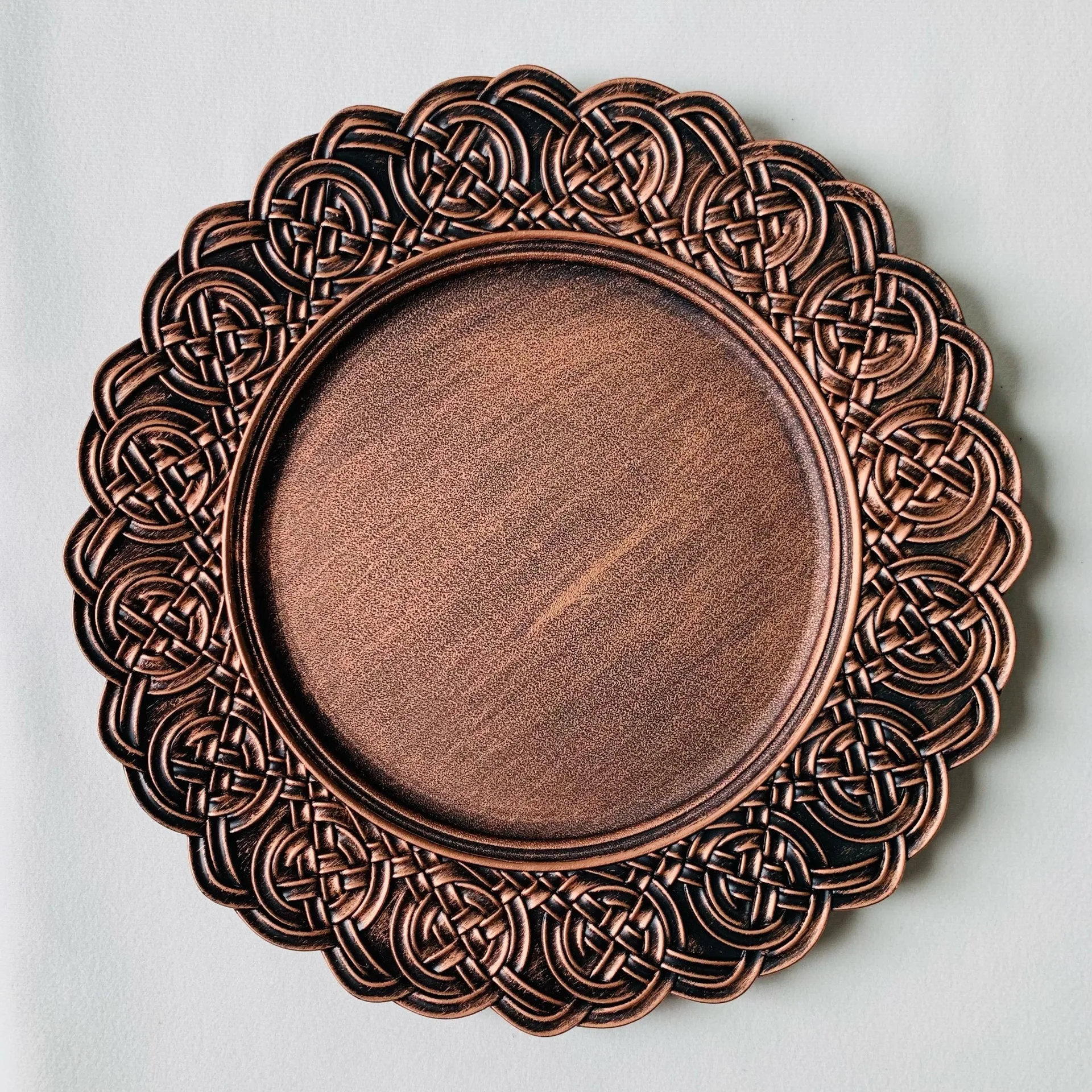 Tabletex Wholesale Cheap 13inches Luxury Table Decoration Plastic Gold Rim Wedding Charger Plates