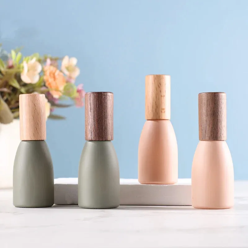 10ml 15ml Transparent Refillable Glass Essential Oil Roll on Bottle with Steel Roller Ball and Bamboo Lid