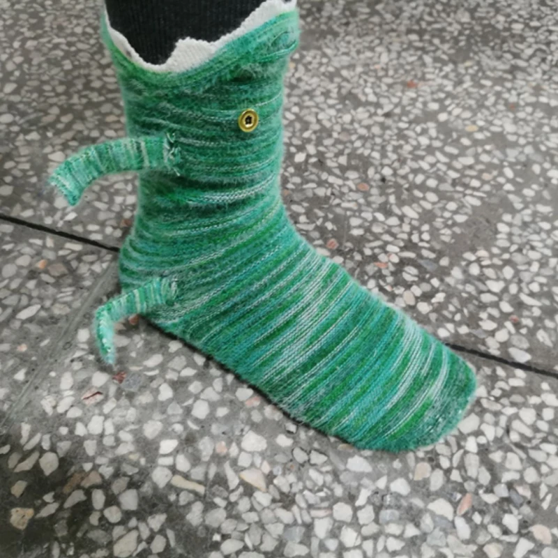 Spot indoor knitted crocodile sock designer animal home slipper socks Fashion cartoon medium tube floor funny socks