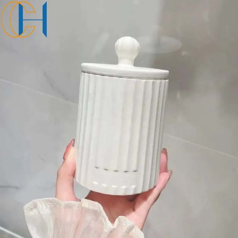 C&H Hot Sale Khaki White Ceramic Pots Luxury Designs Natural Soy Wax Organic Scented Candles