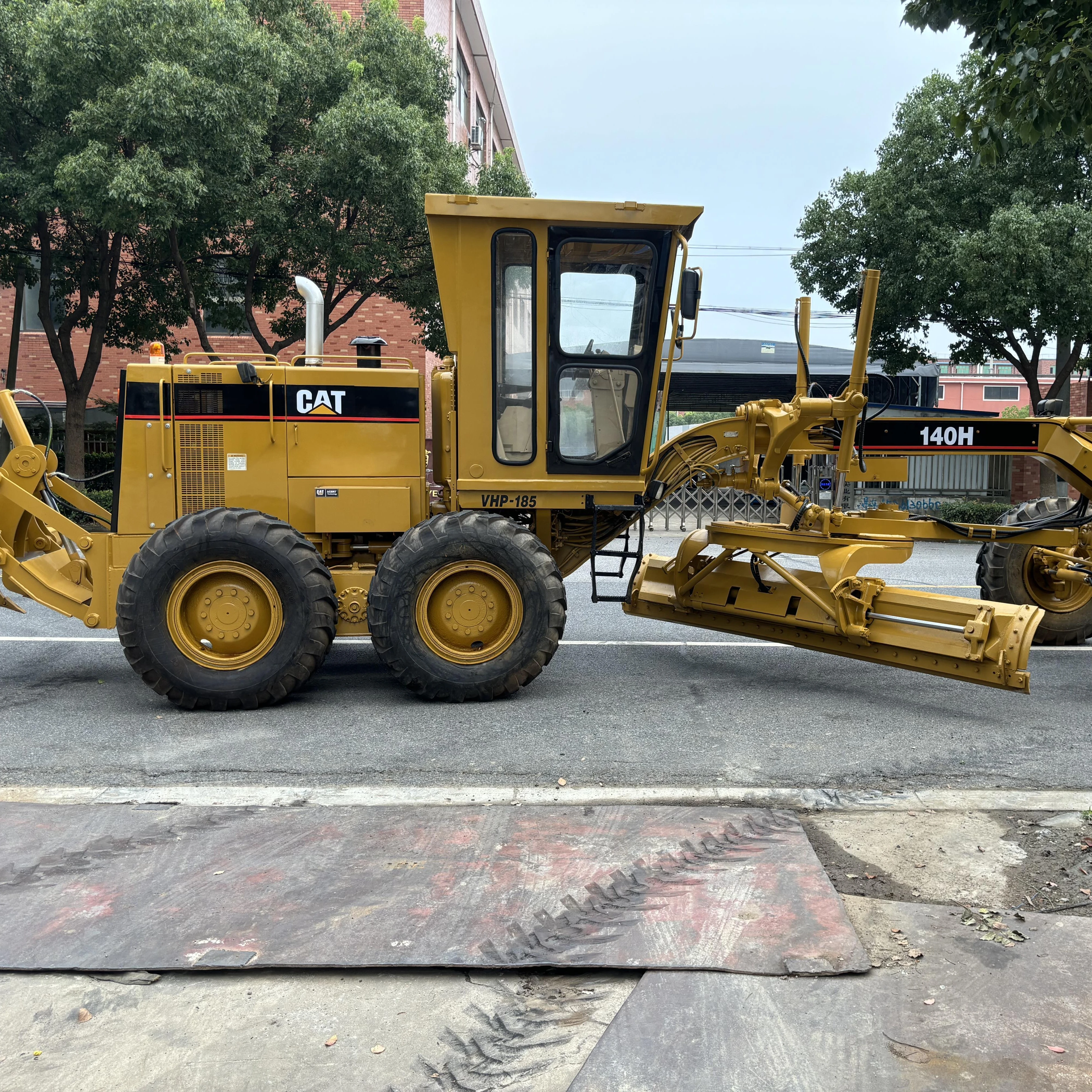 Used Japan caterpillar 140H graders motor grader cat 140 road construction machines equipment for sale excellent working cat140h