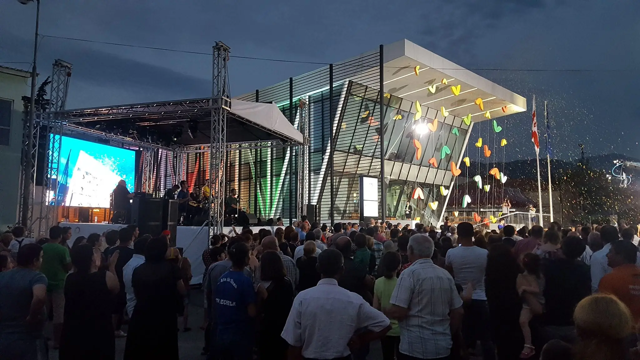  Popular Creative Design Outdoor P2.97 P3.91 P4.81 Stage Rental Led