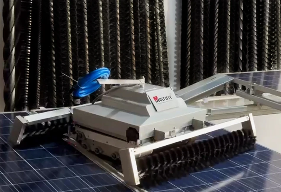 2024 The Latest Full-automatic T1 Solar Panel Cleaning with Robot Remote Control Solar Cleaning Equipment Solar Cleaning Robots