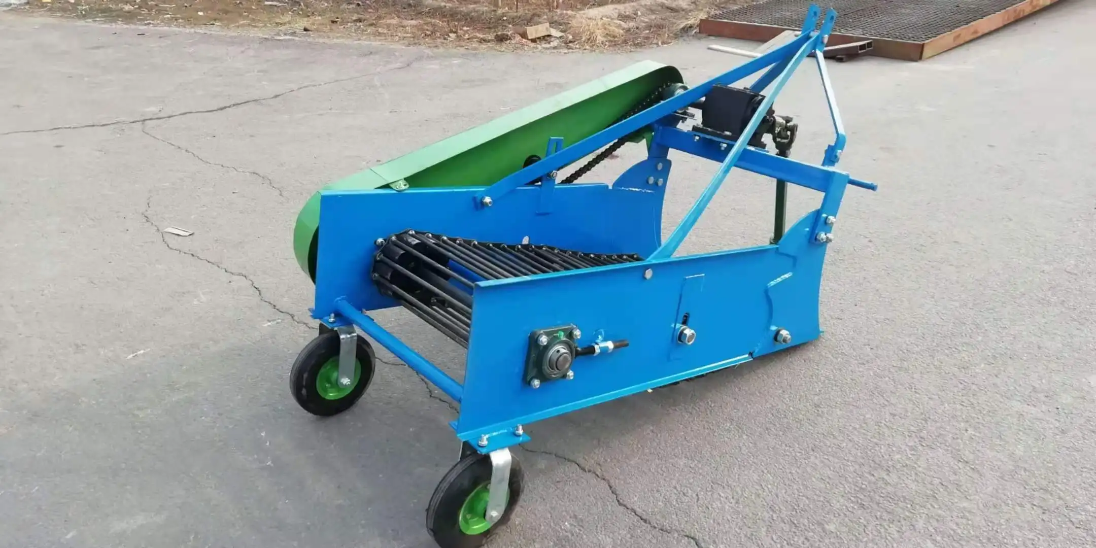 Трактор использовать 3 точки 1 ряд маленький Картофелекопатель для продажи