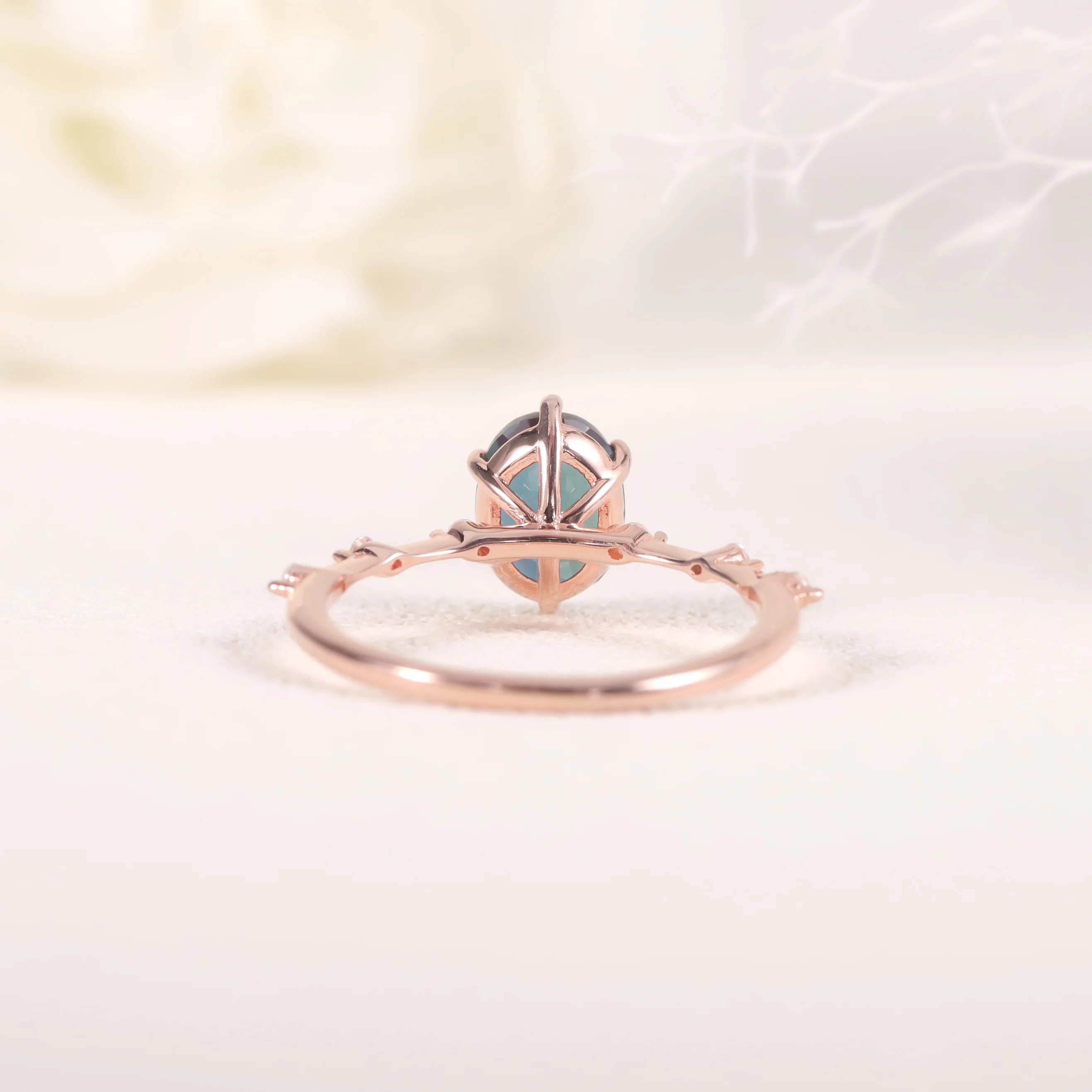 OL0926 15 Years Jewelry Manufacturing Experience OEM Vintage Engagement Oval 6x8mm 10K Pure Gold Lab Alexandrite Ring