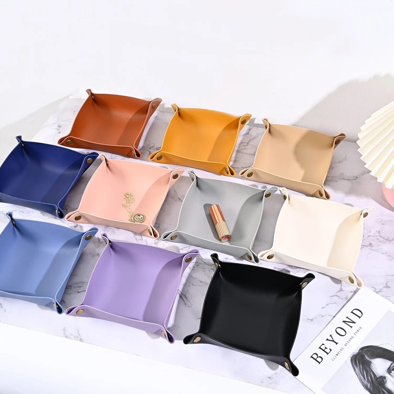 Custom Square Shaped Rectangle Foldable PU Leather Velvet Portable Dice Rolling Tray