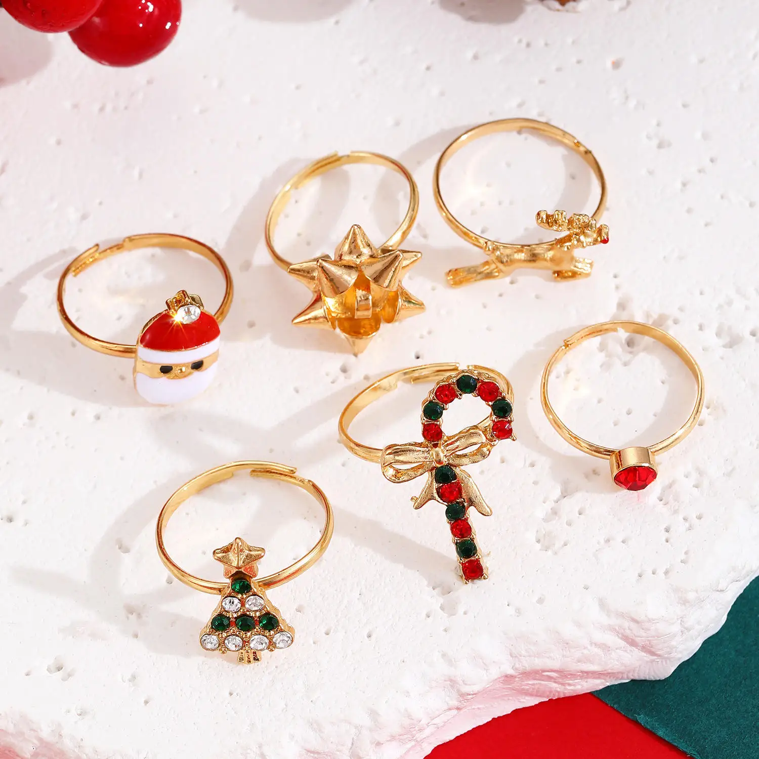 Merry Christmas Fashion Jewelry Set Oil Dropping Diamonds Christmas Trees Santa Hats and Deer Alloy Gold Plated 6-piece Ring Set