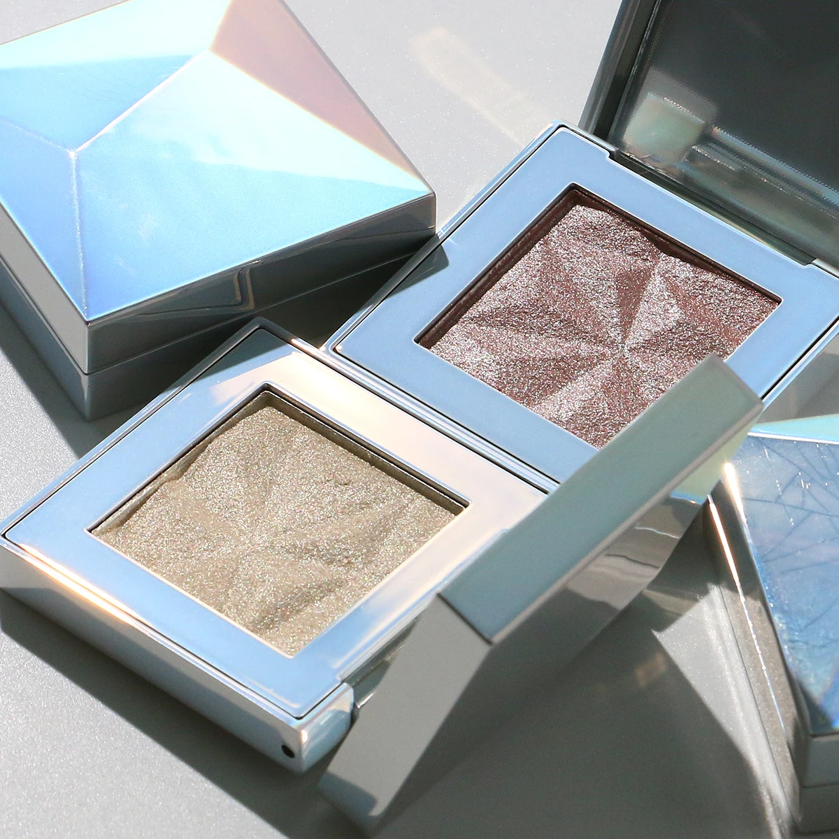 Private Label custom logo highlight lamp  Vegan Waterproof  5 in 1 clear  make up  highlight pallet