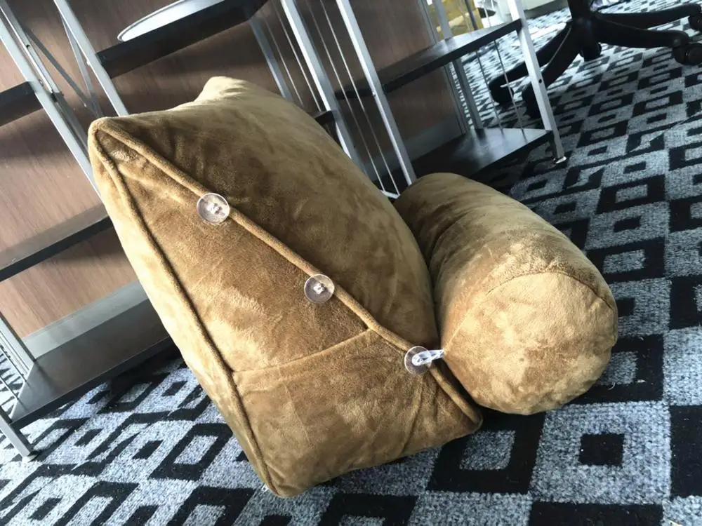 
Factory Wholesale Shredded Foam Bed Wedge Triangular Pillow with Velvet Fabric Cover 