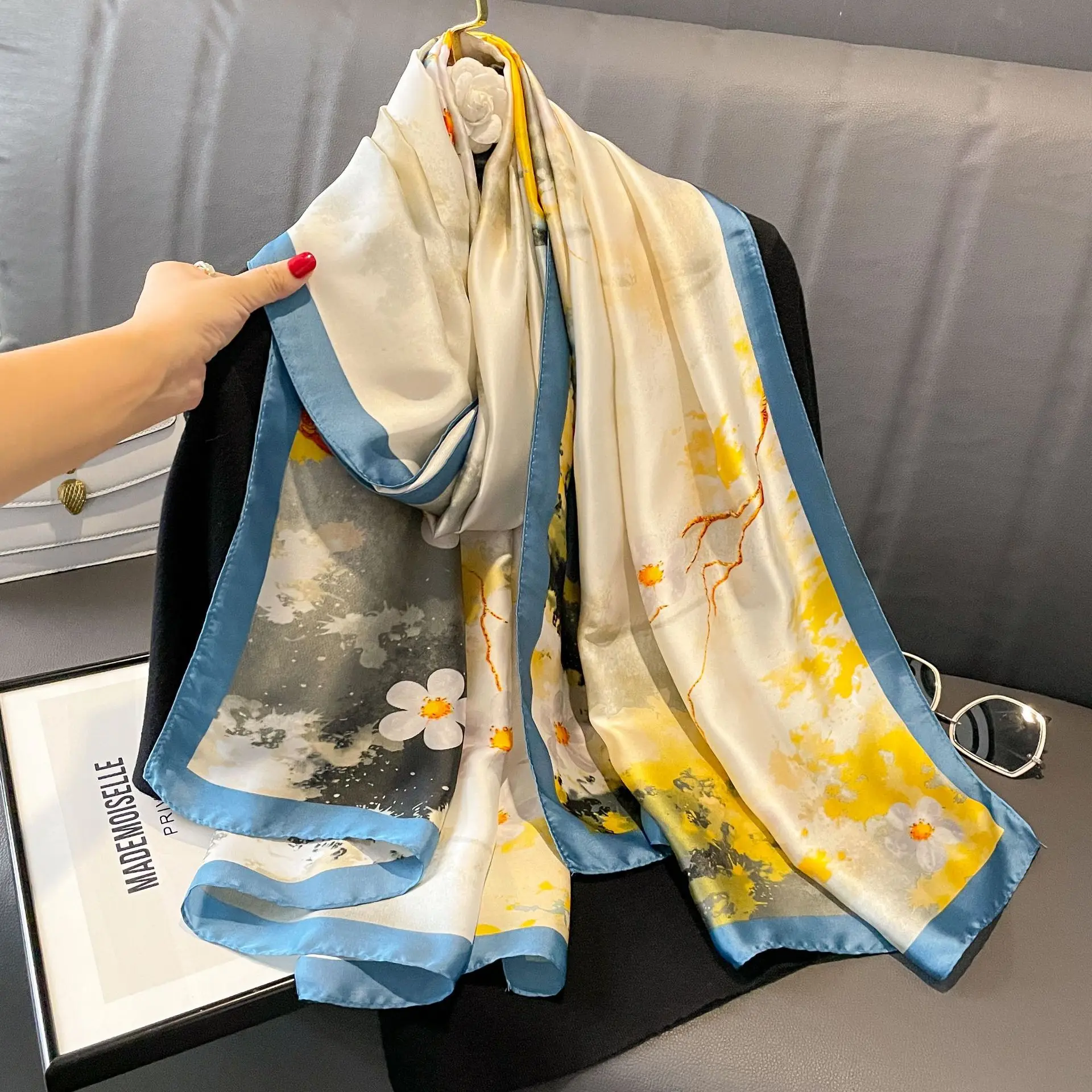 Женский Шелковый шарф