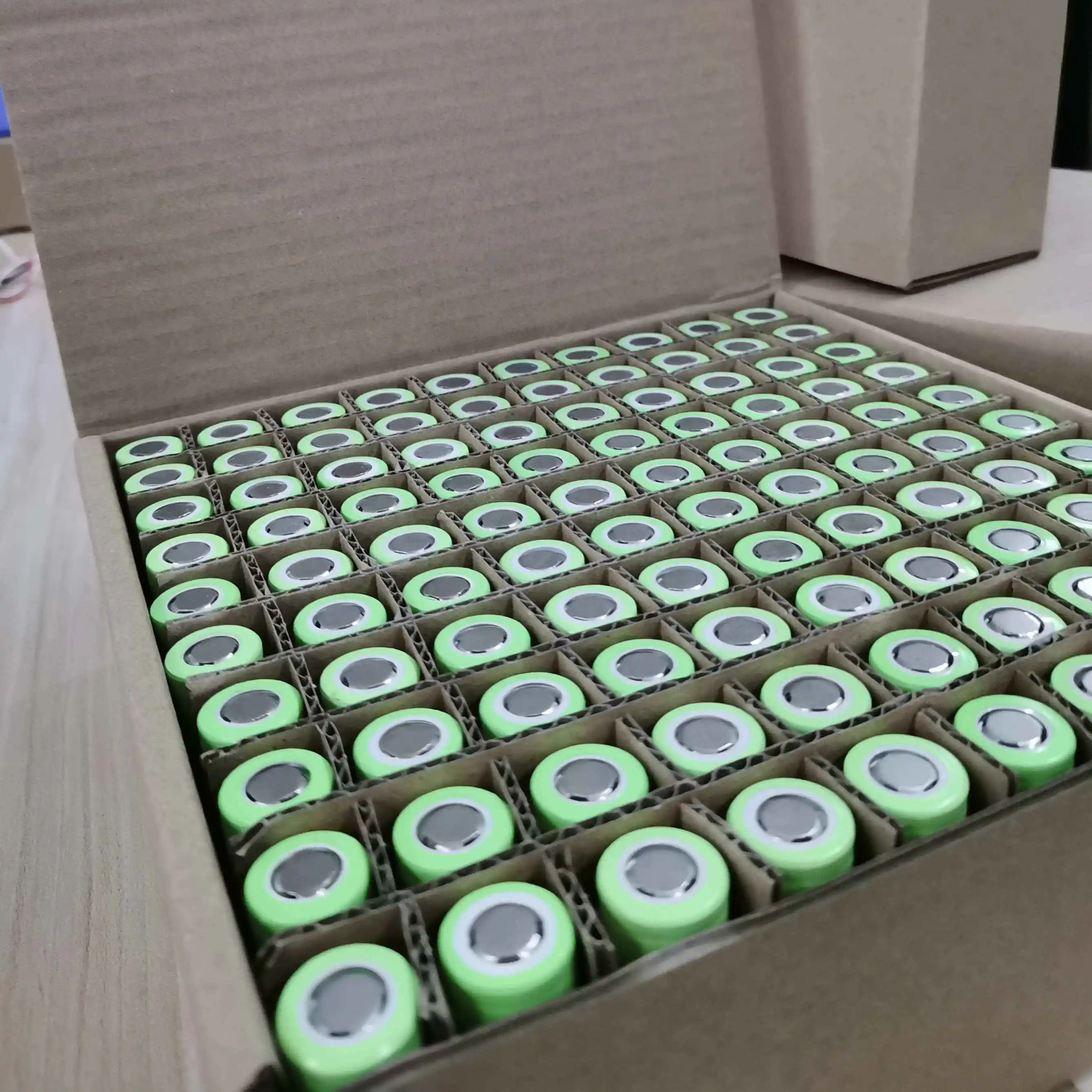 18650 high drain rechargeable cells 2600mah 18650 lion lithium scooter battery