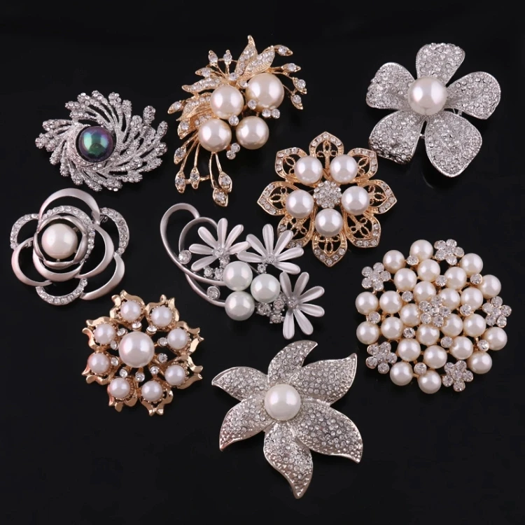 Latest Fashion Lapel Flower Pin Rhinestone Pearl Brooch Crystal Custom Brooches Women Girl