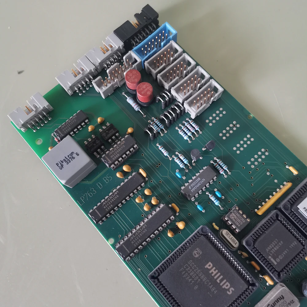 Используется оригинальный Fresenius P.C.B. 763 интерфейсная плата LP для ветеринарных аксессуаров гемодиализа