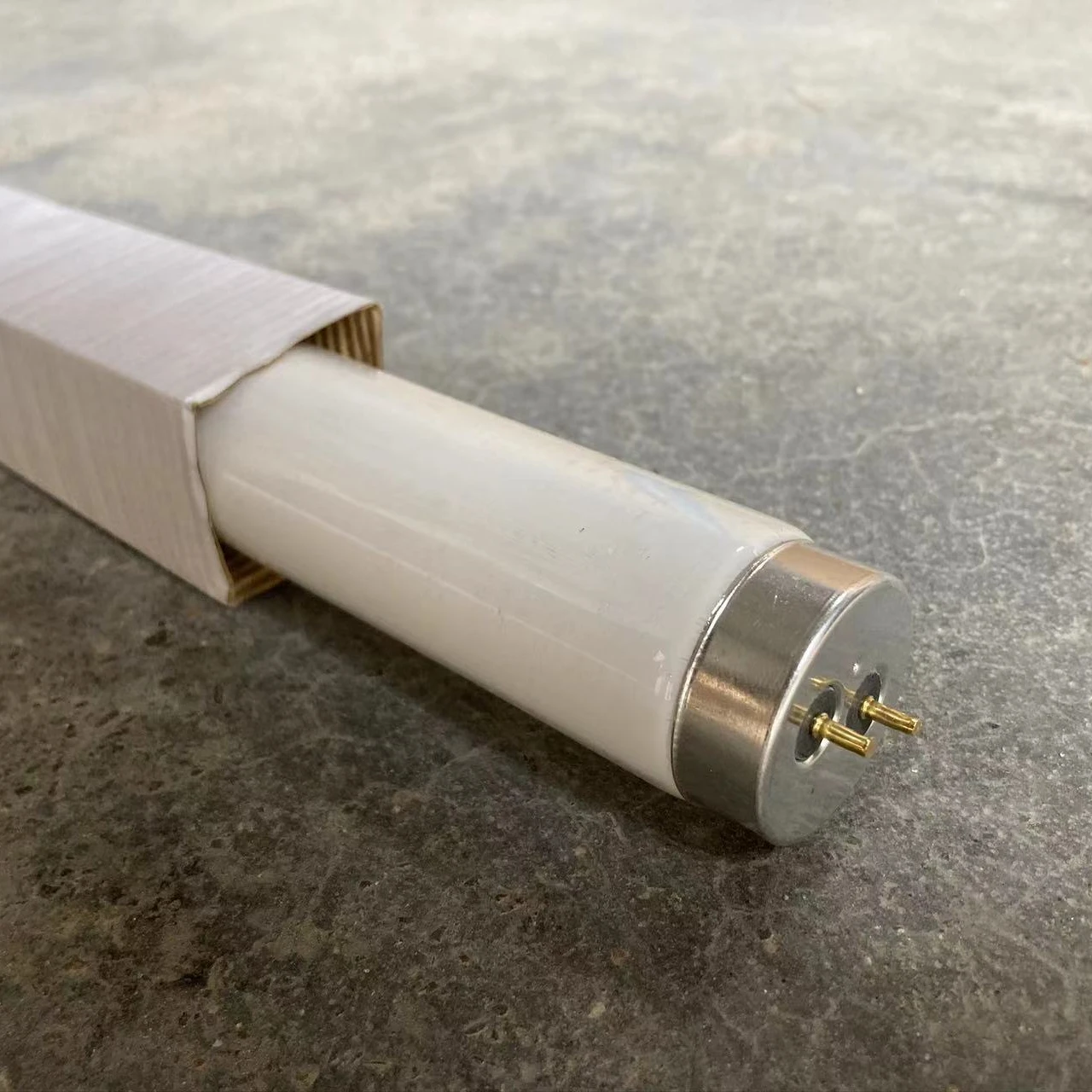 G13 T8 18W  36W 2f 4f 600mm  1200mm  8000K 12000K snow white Old style fluorescent lamp