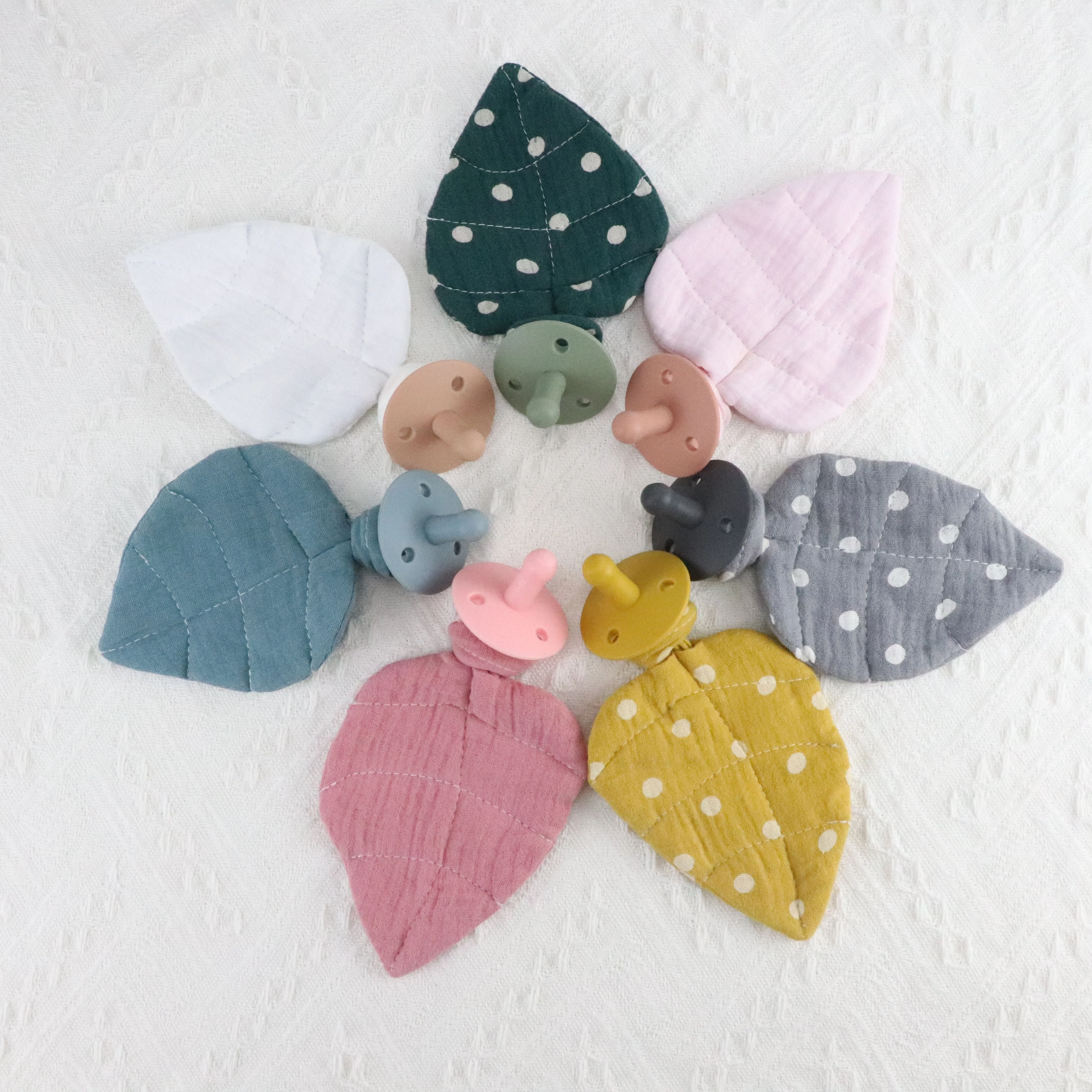 Customized 100% Cotton Soft Leaves Shape With Pacifier Baby Teether Toys