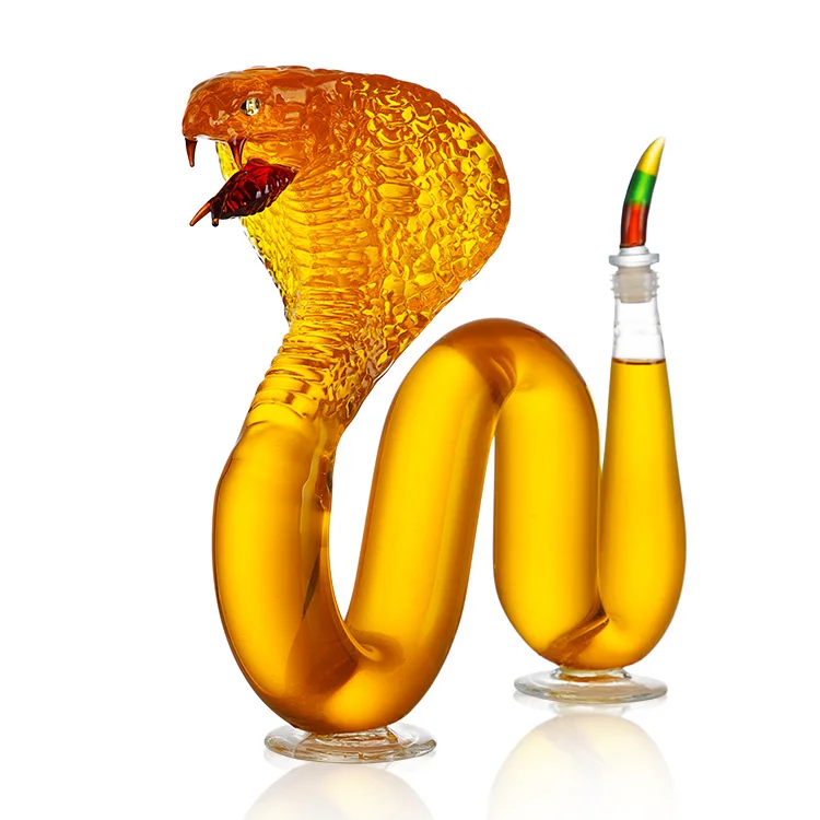 Unique Luxury Customize New Design Hand Made 800ml King Cobra Snake Shape Craft Clear Wine Glass Decanter Color Tail For Liquor