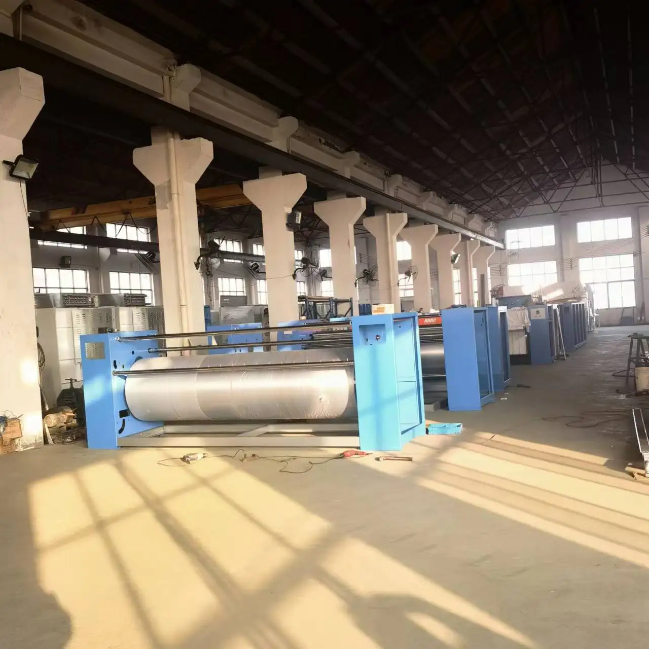 Low Price Large Commercial Tablecloth Ironing Machine Industrial Linen Ironing Machine Price for Dress