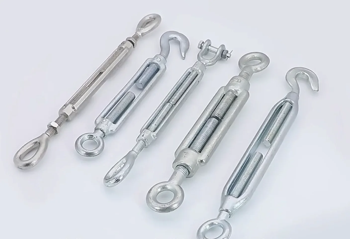 China Turnbuckle Din1480 High Quality M6 M8 M10 M16 M20 20mm Galvanized Steel Hook and Eye Turnbuckle