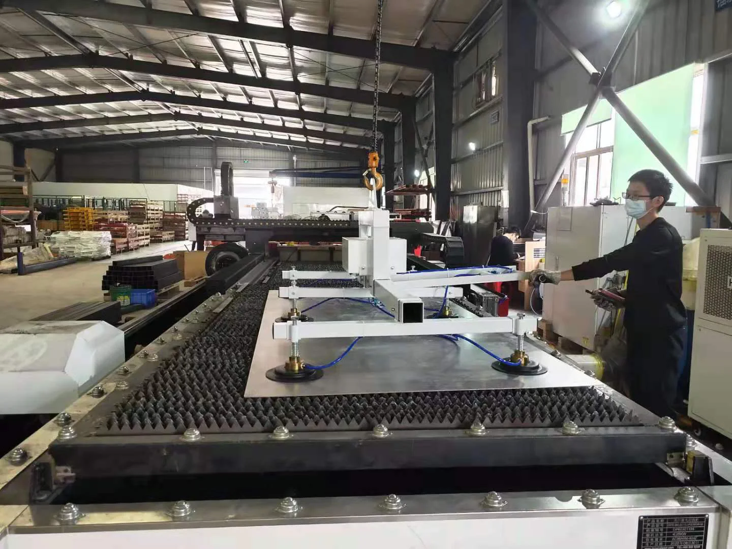 vacuum suction lifter crane laser cutting feeding lifting equipment sheet metal electric vacuum lifter