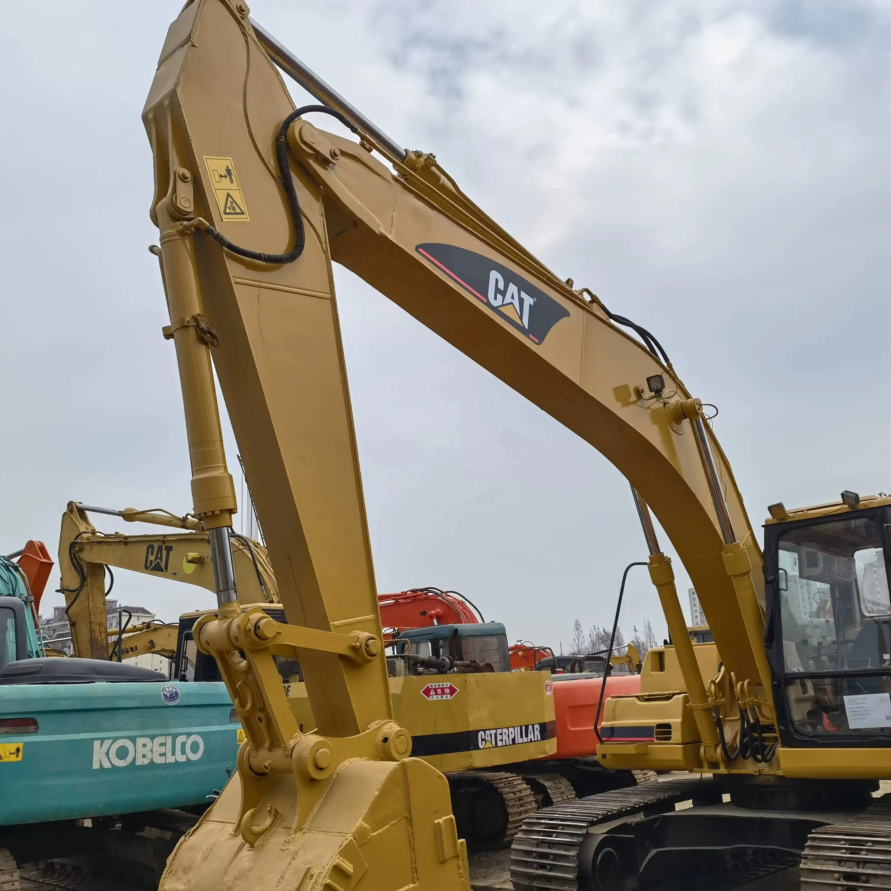 Second hand Digger original cat 320B usd 20t track Excavator on Sale hydraulic crawler excavator Automatic machinery