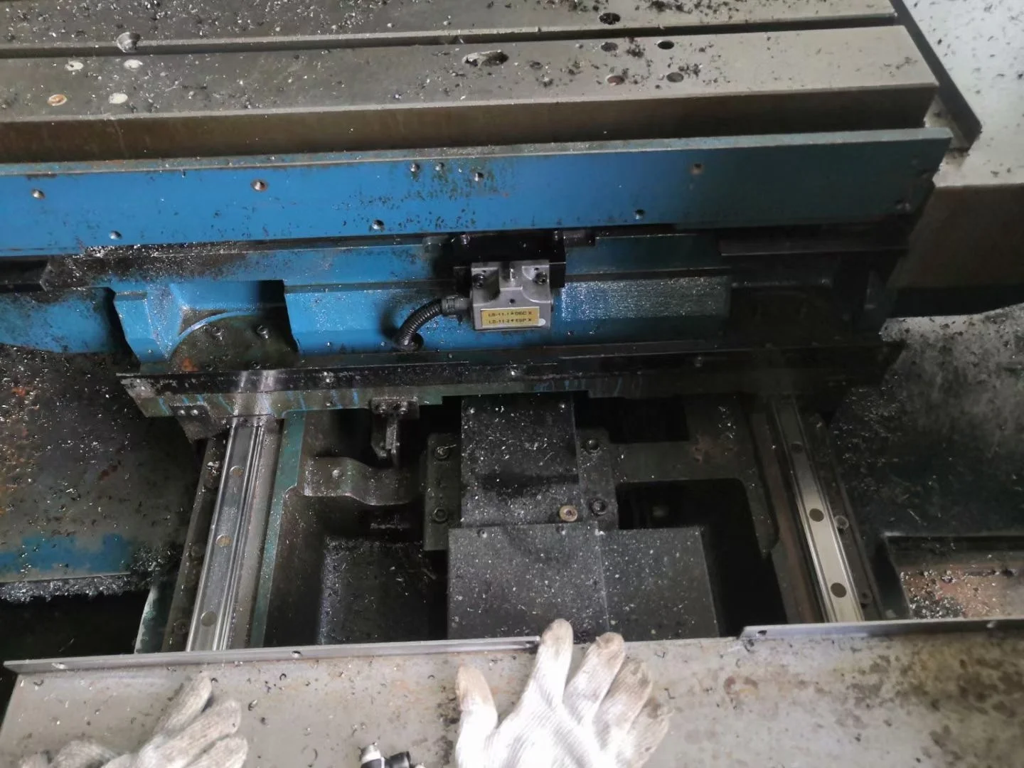 Mitsubishi control system CNC Taiwan FEELER FVP 800A used horizontal CNC machining center