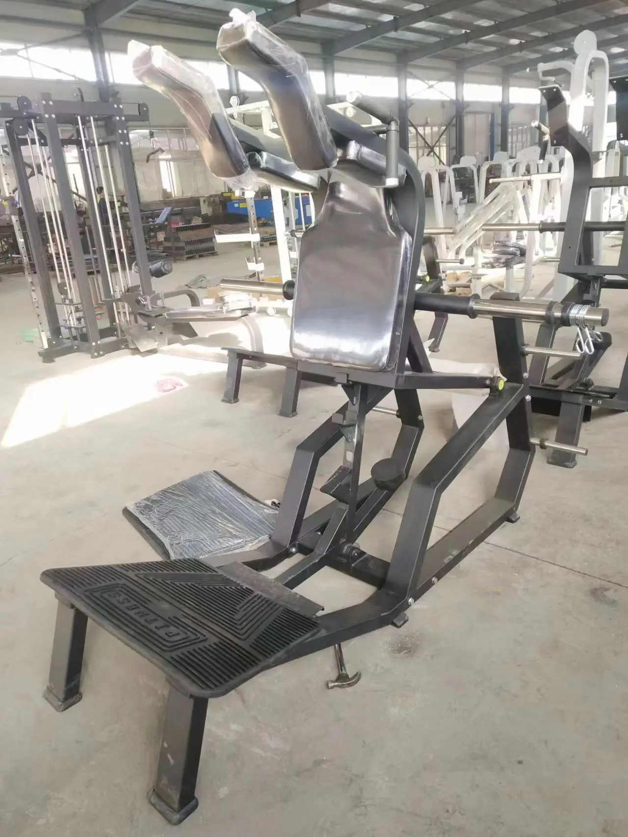 Chinese Super squat Land Fitness Commercial Gym Equipment Sports Strength Exercise Equipment Cheap