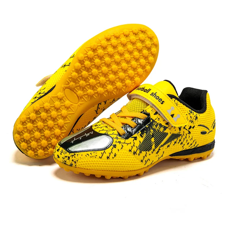 New Hot Sell Wholesale Model Stock Male Football Sneaker Three-Color Lace-Free Short Nails Soccer Boots