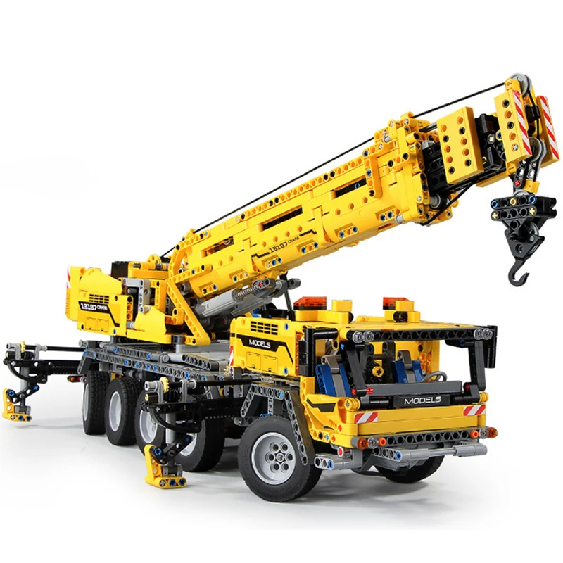 1/8 scale mechanical crane toy APP controul remote control bricks car toy 2590 pcs big size building bricks truck car toy