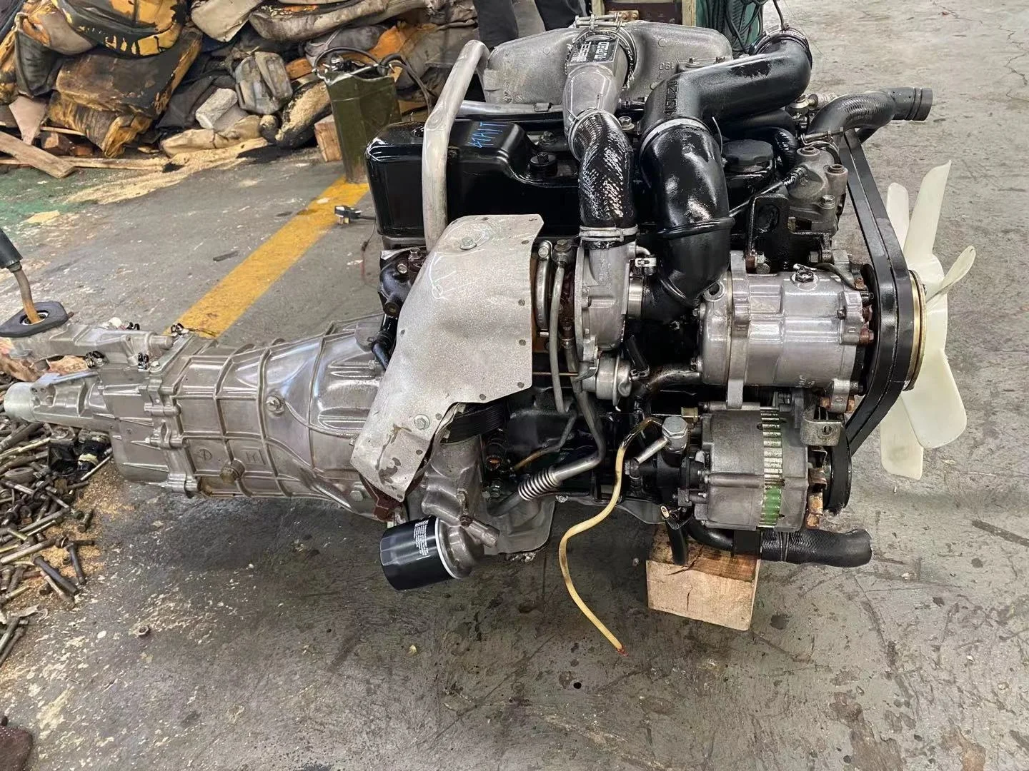 4JA1T  used genuine engine turbo charger 2.5T motor with transmission box gearbox for ISUZU pick up