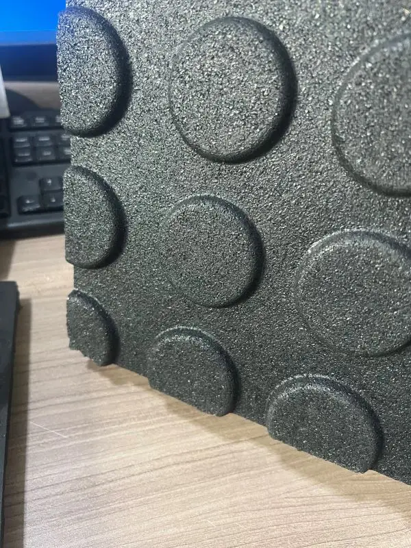 High-quality commercial floor mats gym shock absorption sound insulation tiles color spotted environmentally  rubber floor mats