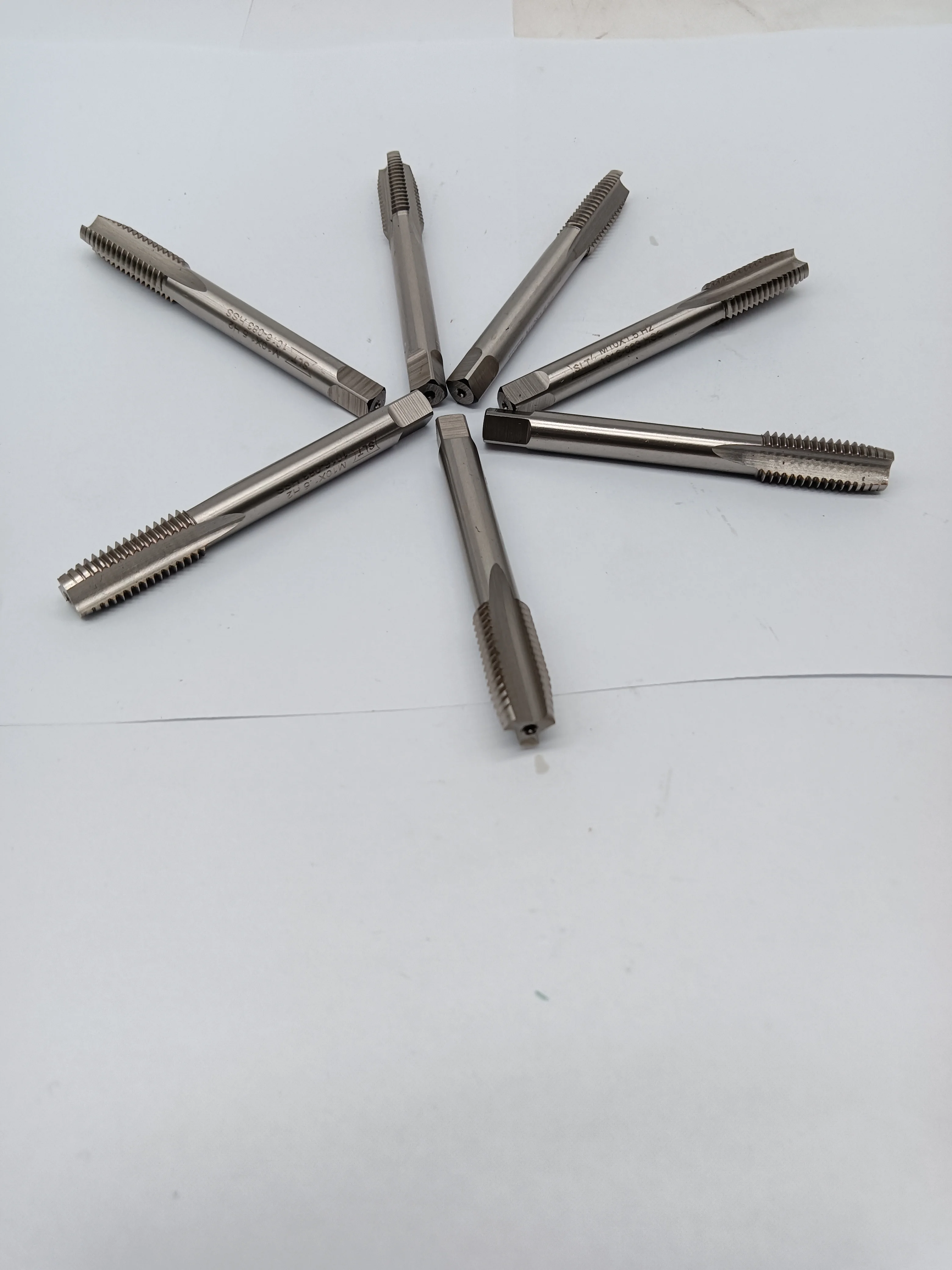 Прямые спиральные режущие метчики из быстрорежущей стали с конической резьбой от производителя