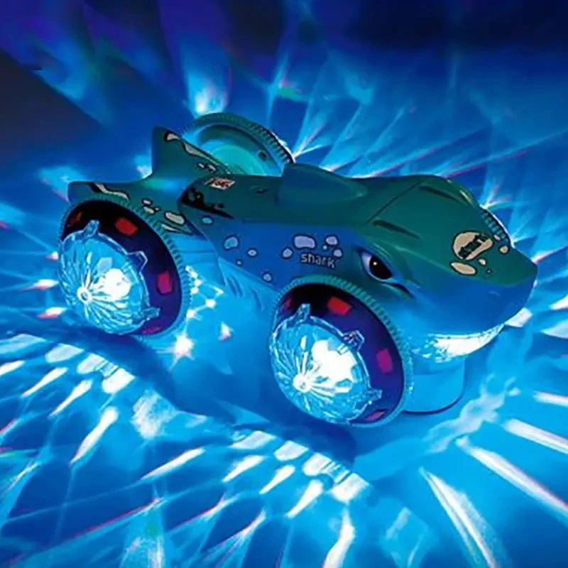 Игрушечный автомобиль на