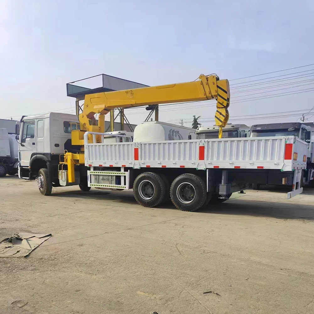 SINOTRUCK Chassis 6x4 8x4 Straight Arm Truck Mounted Crane With 8Ton 10Ton 12Ton Rated Load Capacity Truck Crane