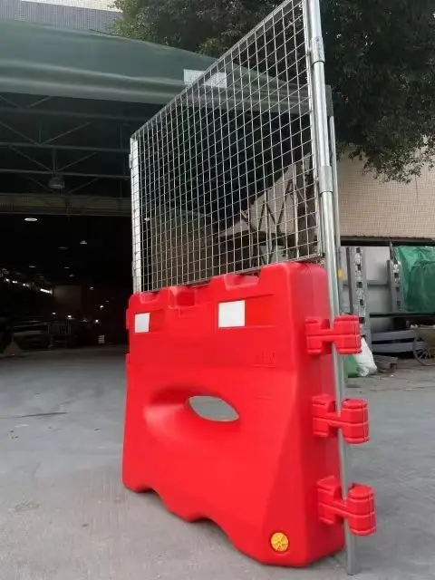 Traffic road safety barrier warning product collision prevention Fill water fence water horse