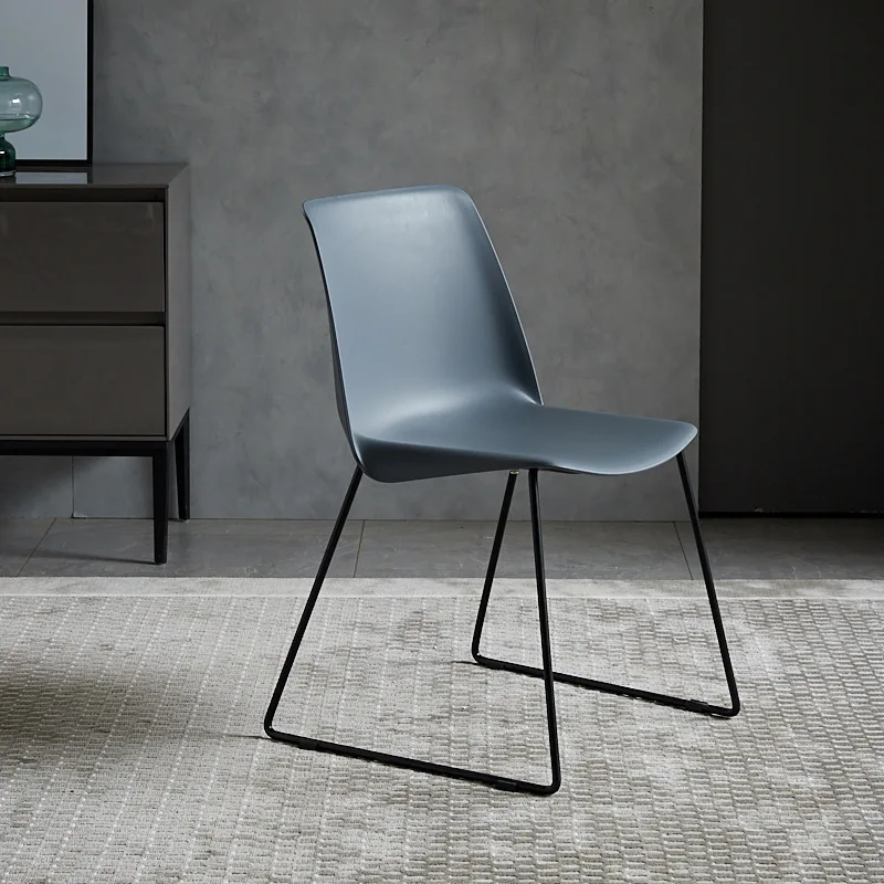Home Leisure Black PP Seat Metal Legs Chairs Fashion Style Modern Royal Chairs For Modern Living Room Furniture