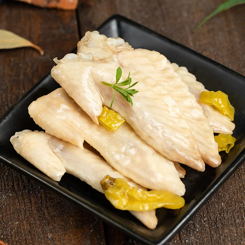 Китайский известный острые МЯСНЫЕ ЗАКУСКИ маринованный перец куриное крыло tips-100g за коробка из мягкого