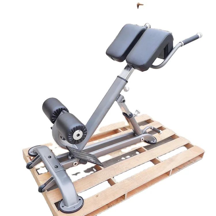 Производители предоставляют тренажерный зал, спортивный инвентарь под углом 45 градусов в нижней части спины для наращивания упражнений