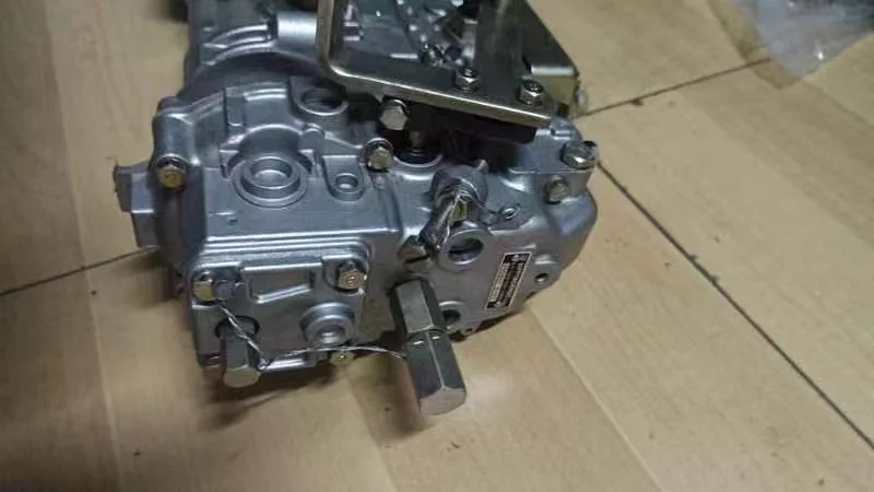 6151-72-1181 D85 насос для впрыска топлива оригинальный абсолютно новый