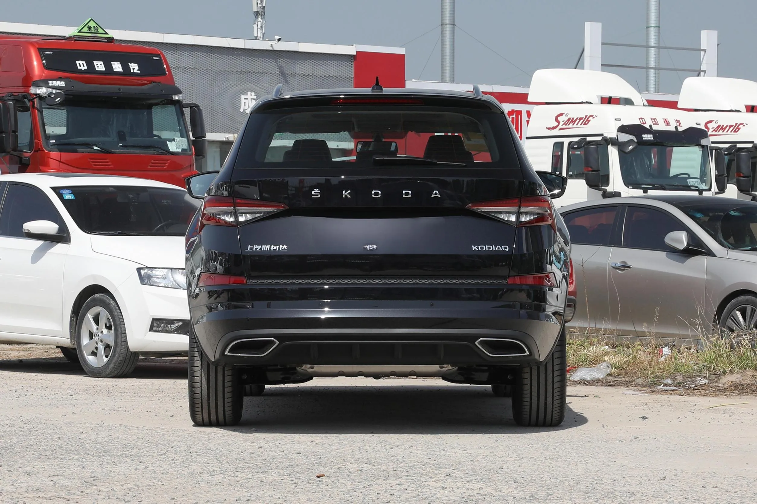 Новейшее издание 2023 Skoda Kodiaq SAIC Vw автомобиль внедорожник 4x4 Автоматический левый привод 4WD 7 местный газовый бензин новые автомобили
