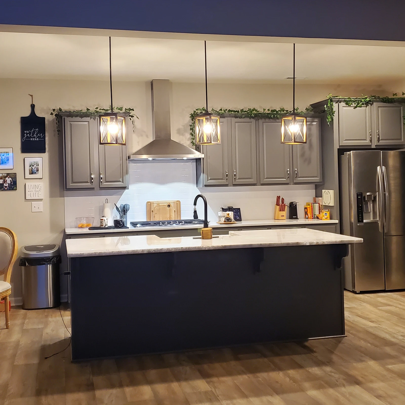 Wholesale Minimalist Light Fixtures E26 Bedroom Pendant Light Luxury Modern Iron Led Chandelier