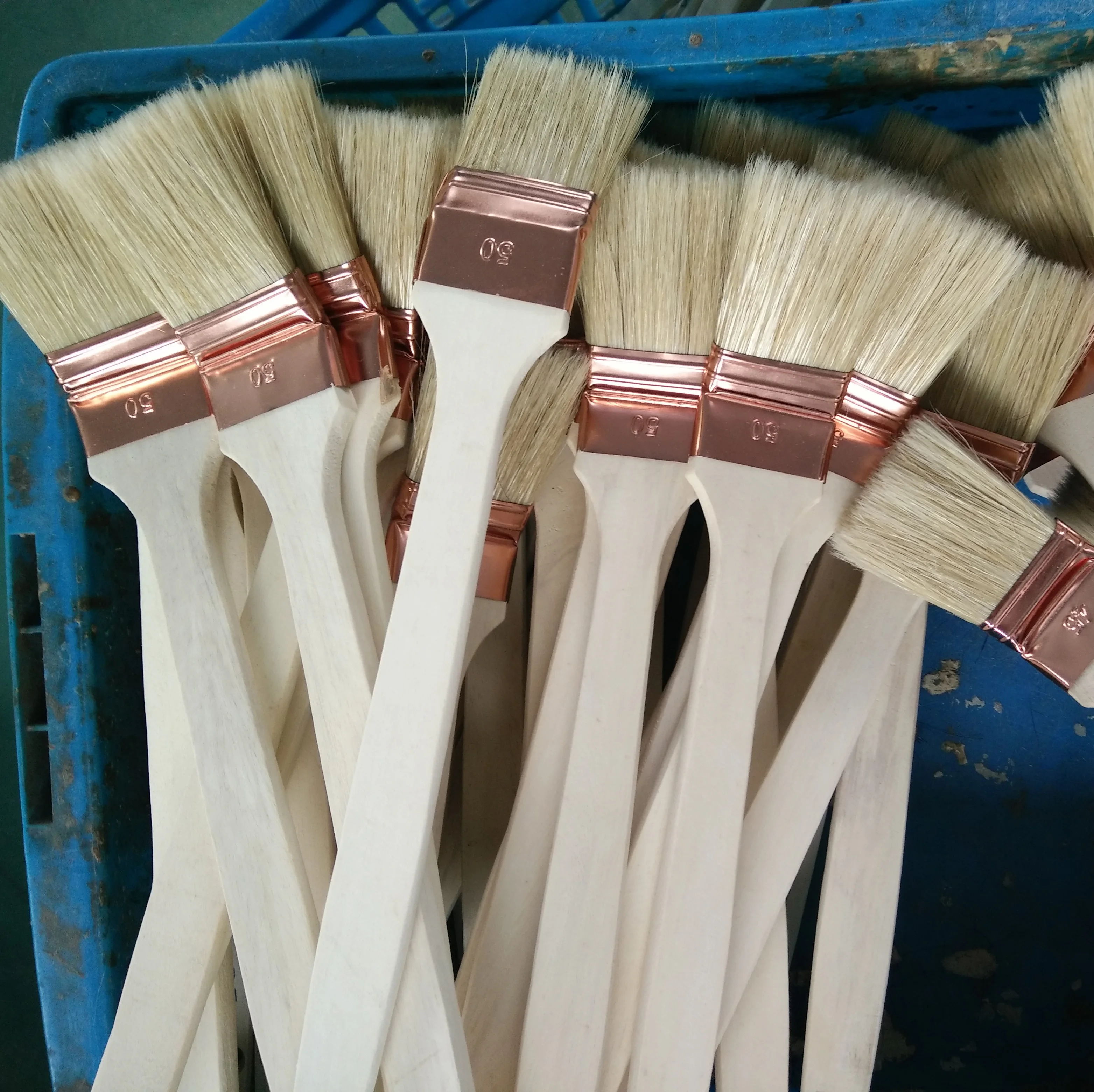 French Type Brass Plated Bent Angle Ferrule Mixed Wire Long Wood Handle Radiator Clean Paint Brush