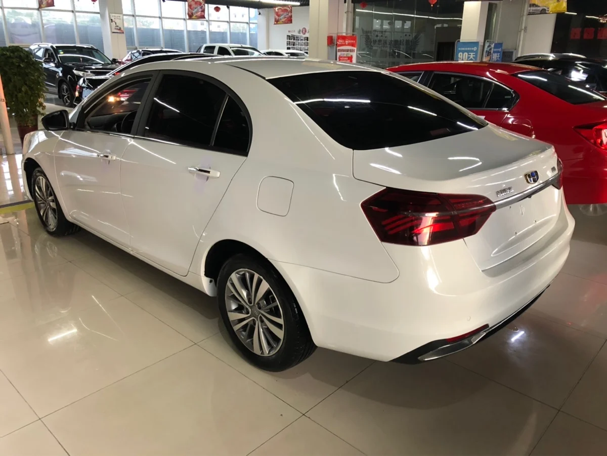  Низкая цена продажи подержанных автомобилей 2018 Geely император роскошная версия 1.5L левым 92 бензина с
