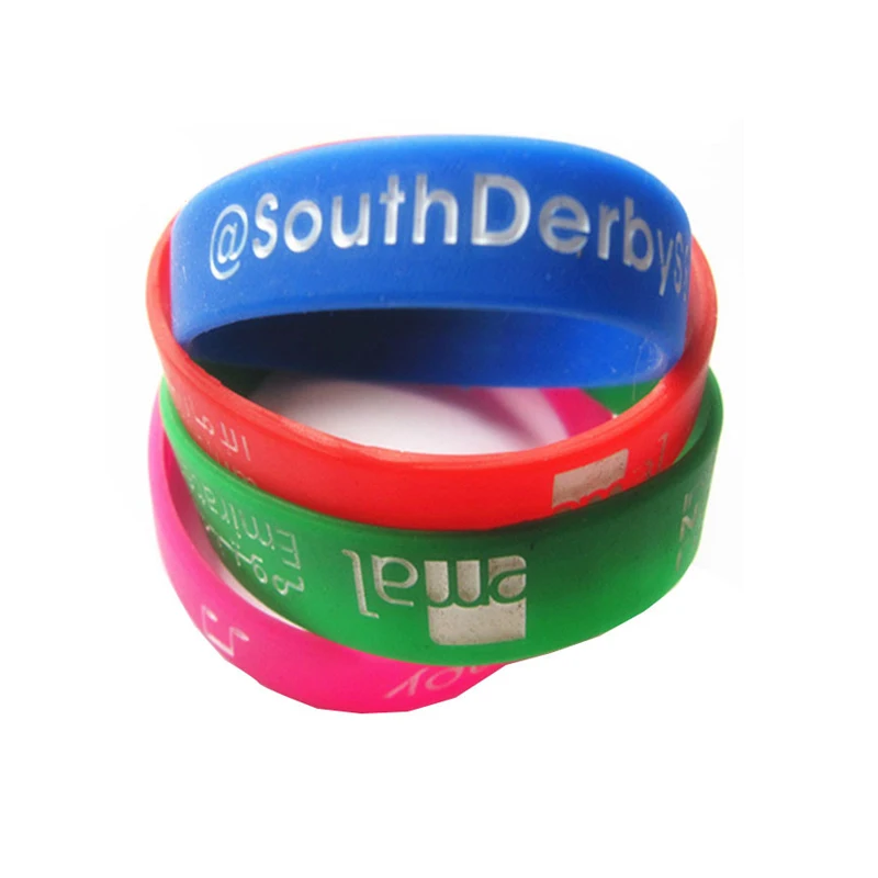 custom debossed better quality cheap italy black soccer silicone wristband gift for children