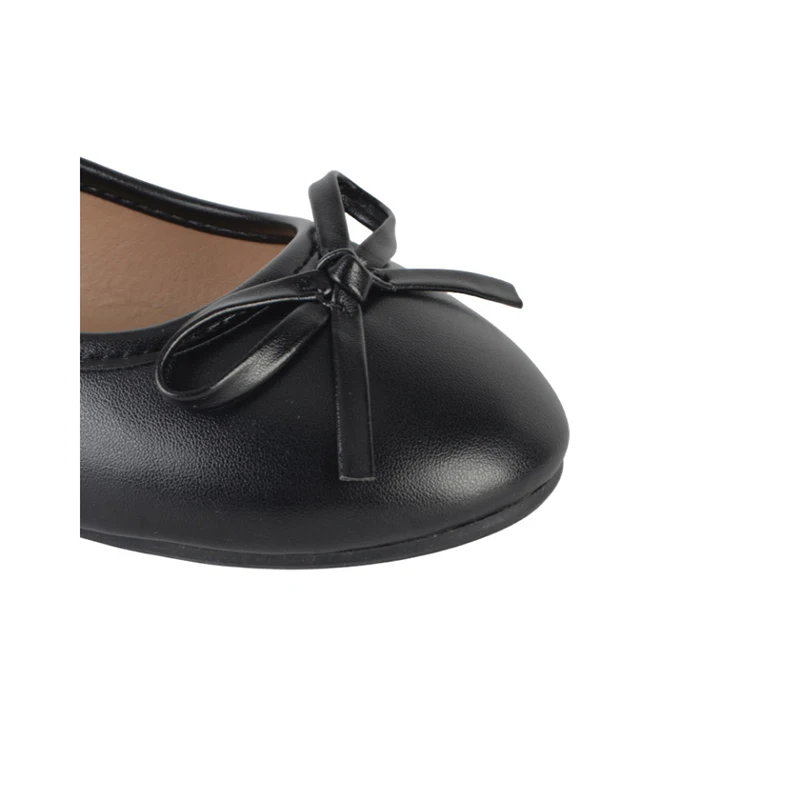 Hot new spring and autumn girl princess shoes cute round head soft sole non-slip girl baby black and white dance single shoes